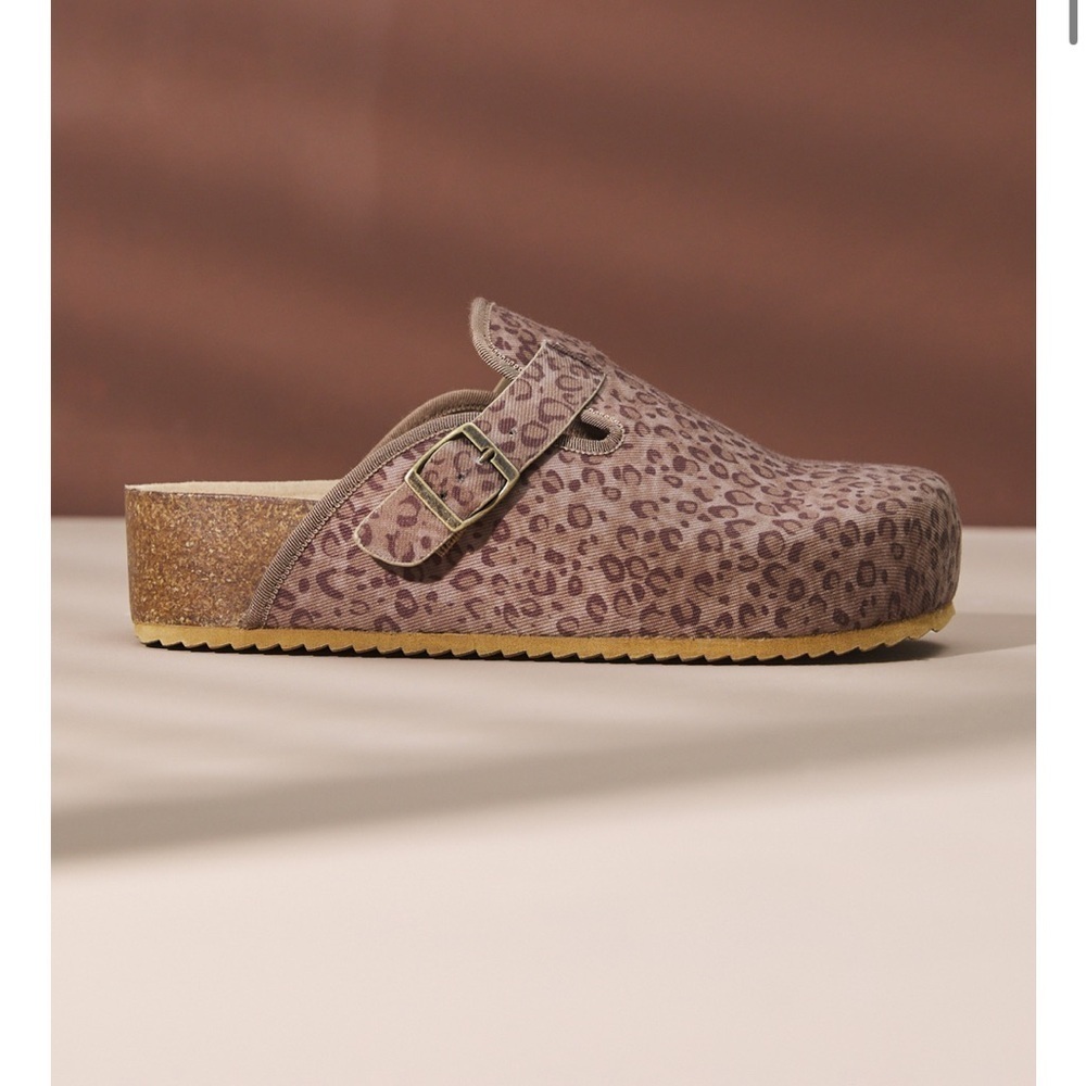 New with tags Altar’d State Lorenna Leopard Platform Clog